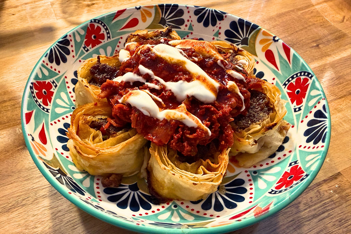 JIMCHI Beyti met Sumak-Yoghurt en Lamsgehakt - JIMCHI